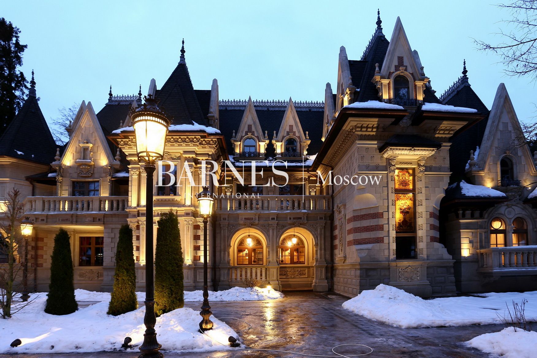Крутые дома москвы. Транскапиталбанк москва дом яйцо. Дом яйцо машкова. Жк в хамовниках элитный. Поселок успенское рублево успенское шоссе.