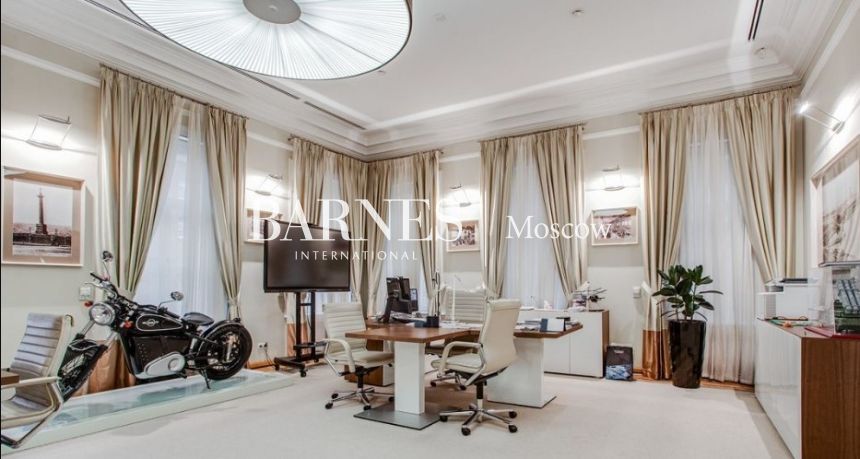 Аренда офиса 971.3 м² в особняке Красная Роза (Усадьба Всеволжских)